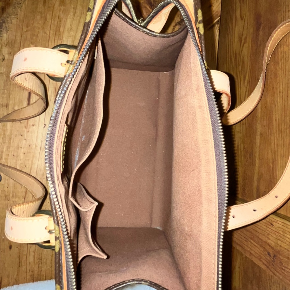 Louis Vuitton Purse - Picture 6 of 9
